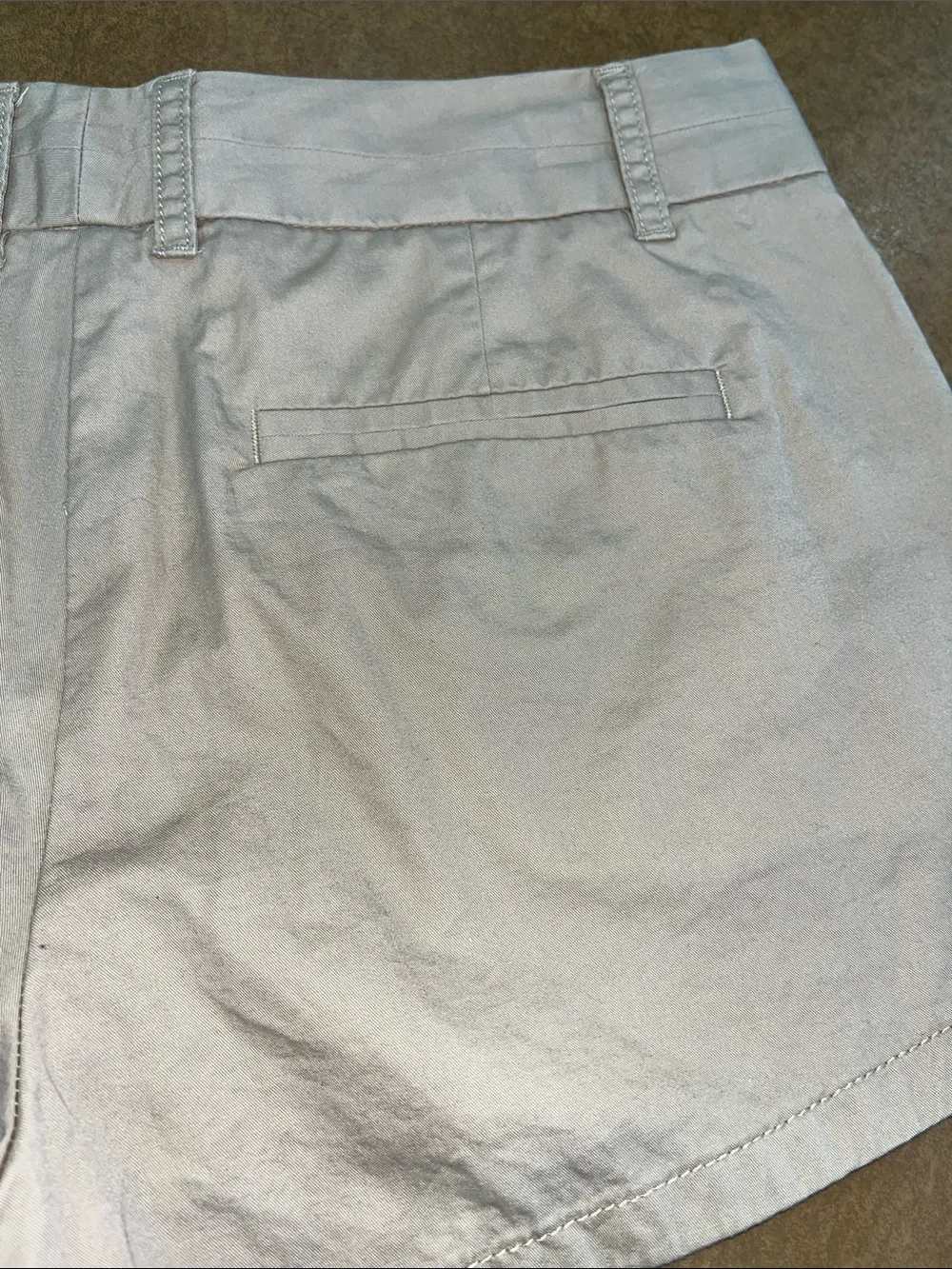 J. Crew Women's Chino Cotton Shorts in Light Khaki • Size 6 • 100% Cotton